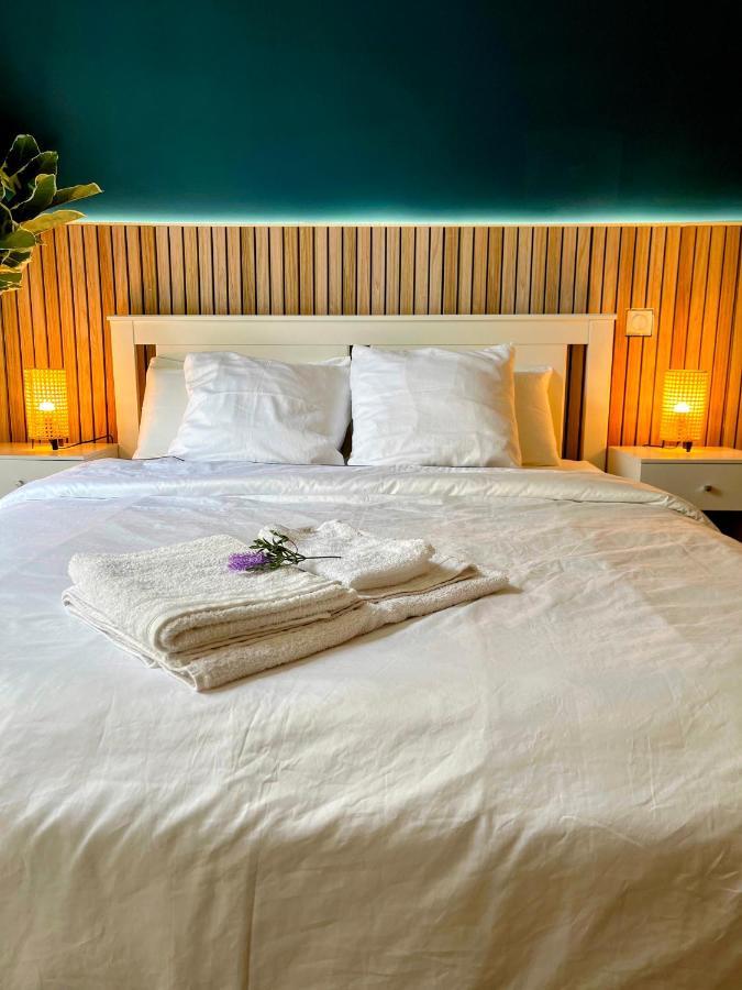 Apartment Sunshine Getaway - Stylish In The Heart Of